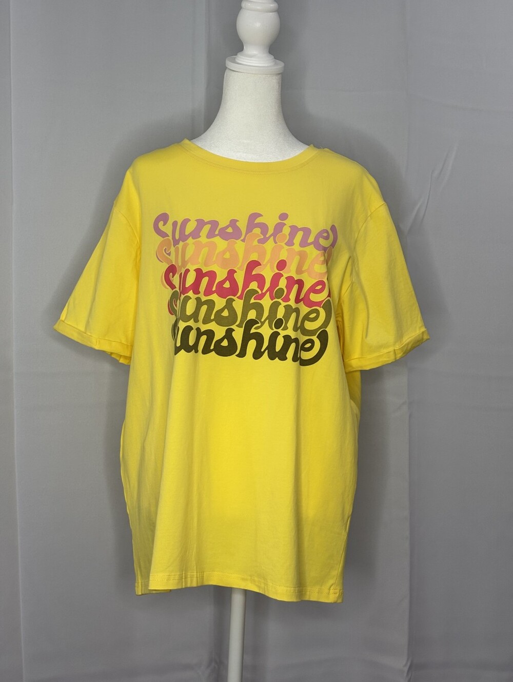 Women’s XL Yellow Sunshine Graphic T-Shirt Short Sleeve Retro Style NWT